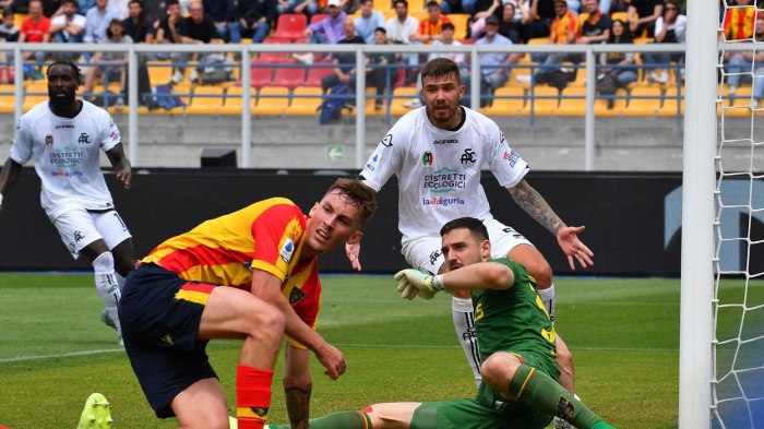 Leće e Spezia hanno giocato per il Verona per scivolare in zona retrocessione