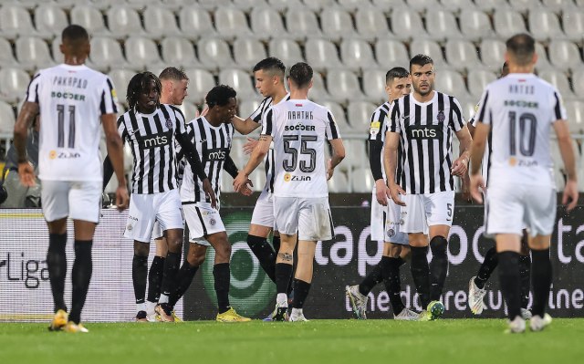 Partizan trijumfalno završio sumornu sezonu Superlige