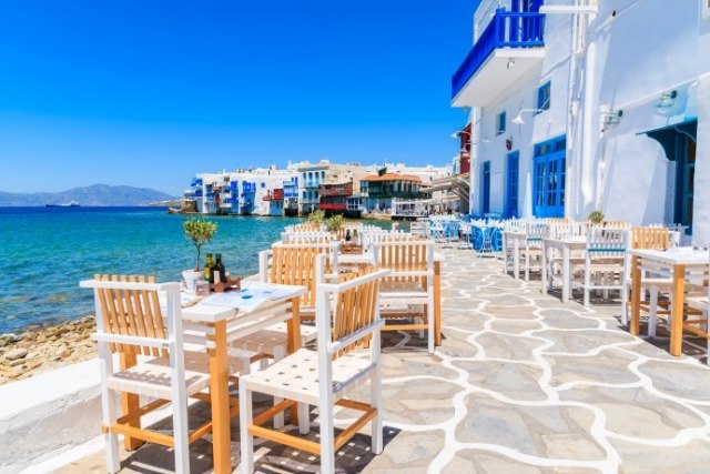 Grèki restoran iz pakla: Piæe, predjelo i salata 800 evra, turisti zgranuti