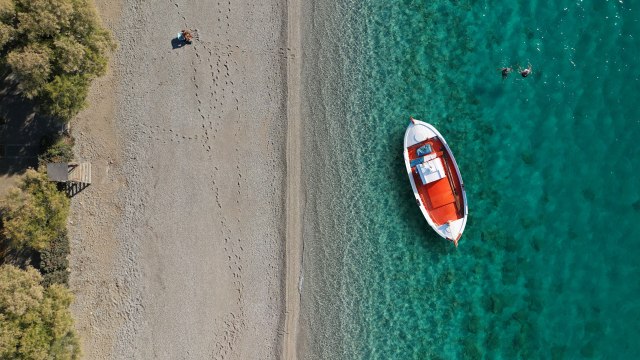 Kao Santorini, samo mirnije i jeftinije: Ovo je ostrvo sa najlepšim plažama u Grèkoj FOTO