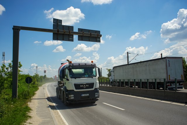 Vučić: Otvaramo najvažniju saobraćajnicu u Srbiji; Sve kamione selimo iz centra grada VIDEO