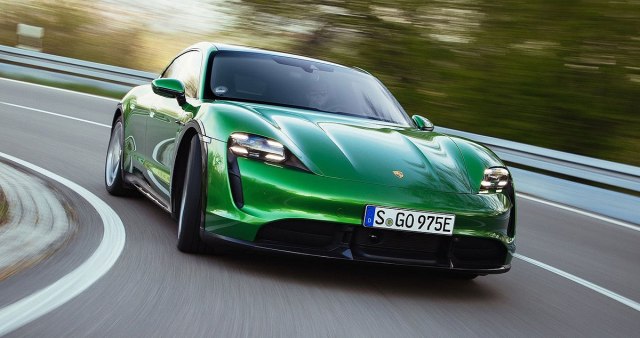 Porscheu cvetaju ruže: Prodaja značajno skočila u 2023.