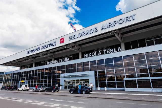 Vesiæ: MUP æe postaviti prolaze za automatsko oèitavanje pasoša na aerodromu VIDEO