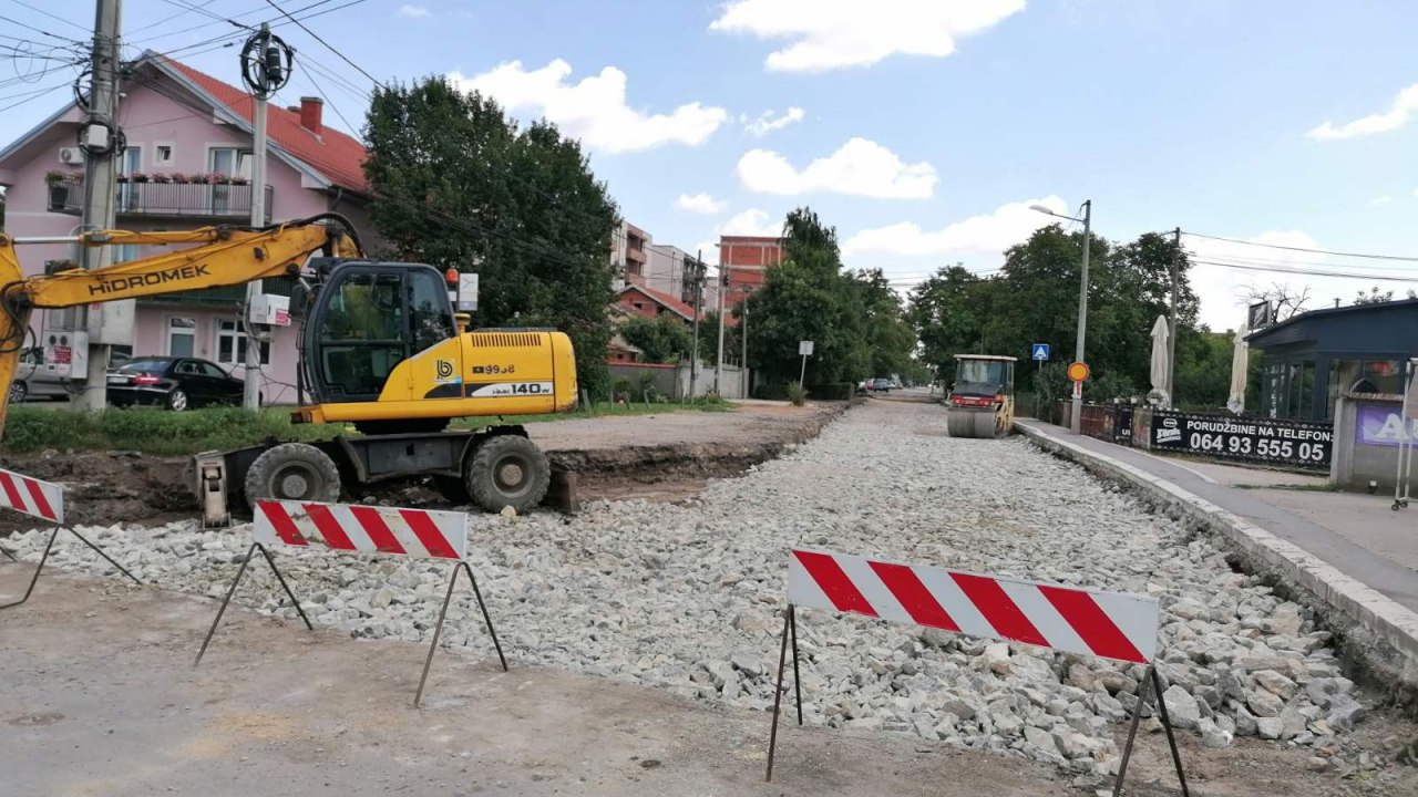 Traju Radovi Na Ugrinovačkom Putu FOTO - Beograd - Servisne Informacije ...