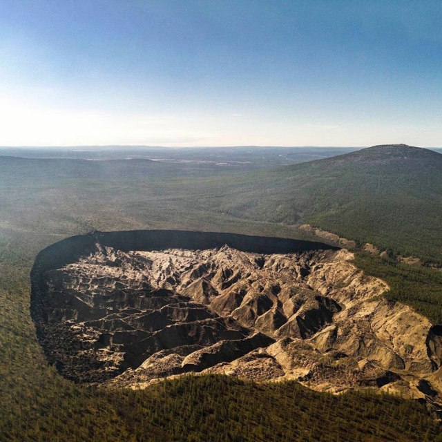 "Usta pakla" se otvaraju: Mistièni krater se poveæava, bliži se opasnost VIDEO