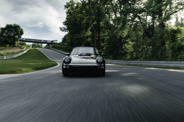 U Porsche 911 ugradili Teslin električni motor FOTO