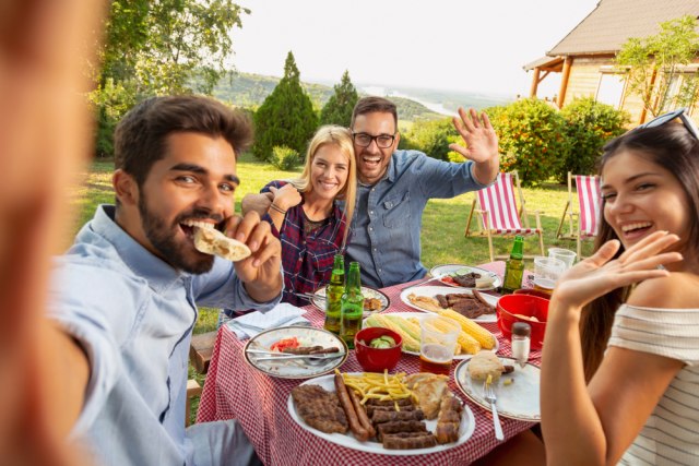 Kako U JEDNOJ REČI izgleda VIKEND svakog horoskopskog znaka: Rakovi su DOSADNI, Strelčevi MAMURNI, a Ribe PLAČLJIVE!