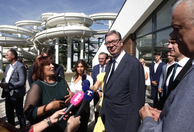 Vučić obišao novoizgrađeni akva-park na Paliću: 