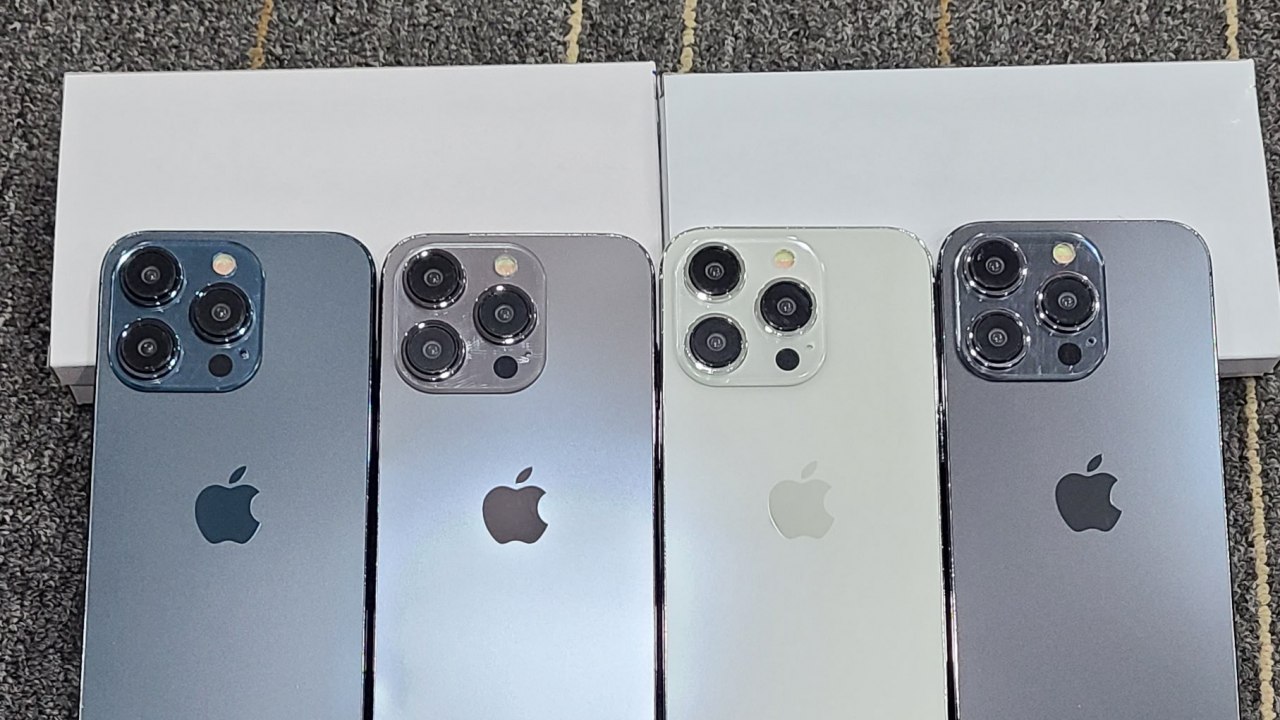 50 Nijansi Sive: IPhone 15 Na Novim Fotografijama - B92