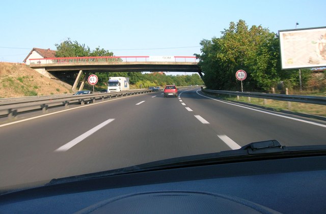 Kako sprečiti vožnju u kontrasmeru na auto-putu