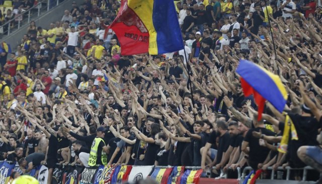 Rumuni: "Kosovo je Srbija" – prekinuta utakmica VIDEO