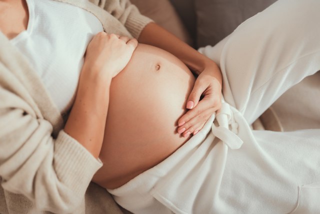 Surogat materinstvo: Jedno od najkontroverznijih pitanja, regulacija najavljena 2019. godine VIDEO