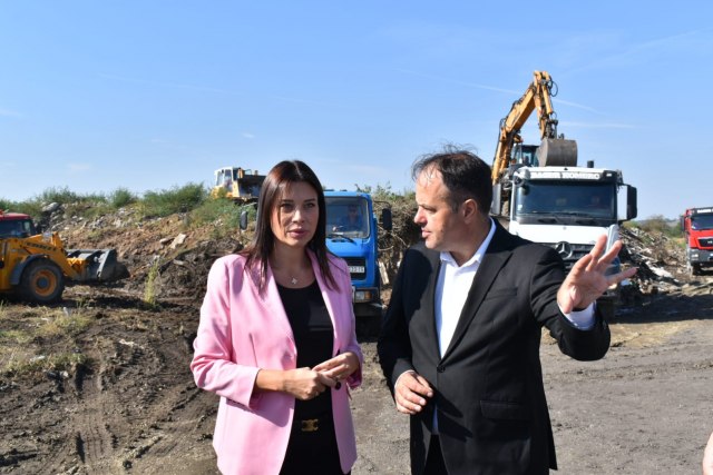 Vujovićeva obišla radove na čišćenju velike divlje deponije u Lozoviku VIDEO