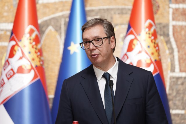 Vučić at the summit of the European Political Community in Granada