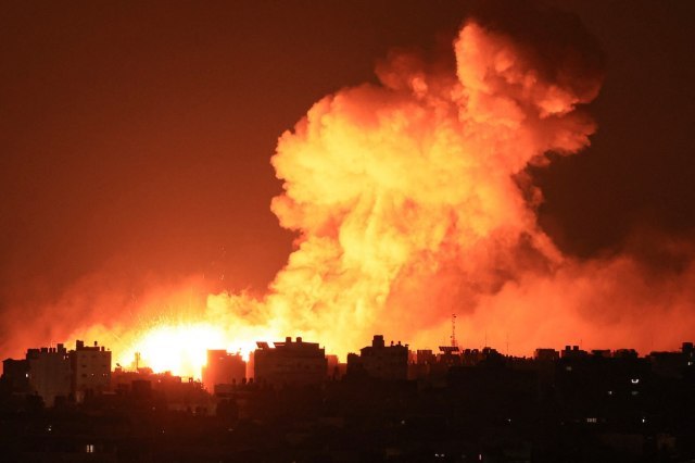 Rat u Svetoj zemlji – dan 17: Oslobođena još dva taoca; Upali tenkovima u Gazu; Odjeknula eksplozija u Akri