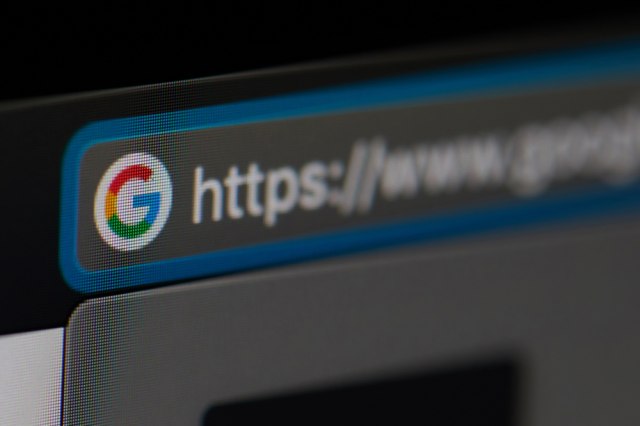 Google platio 26 milijardi da bude glavni pretraživaè