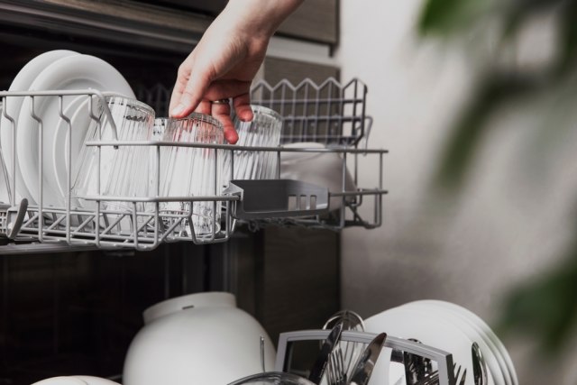 Neverovatno otkriæe: Da li ste znali da vaša mašina za pranje sudova može da uradi i ovo? VIDEO