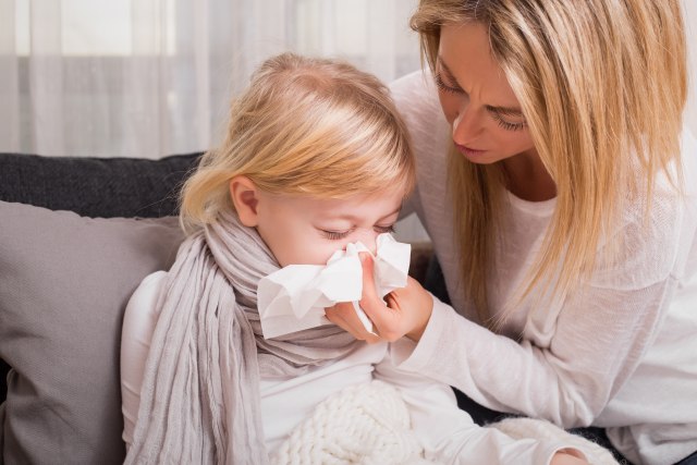 Jedini način da se ne prehladi: Evo šta najbolje pomaže da zaštitite dete od bolesti