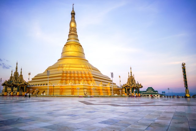 Glavni grad Mjanmara izgleda grandiozno, ali u njemu malo ko živi i niko ga ne poseæuje