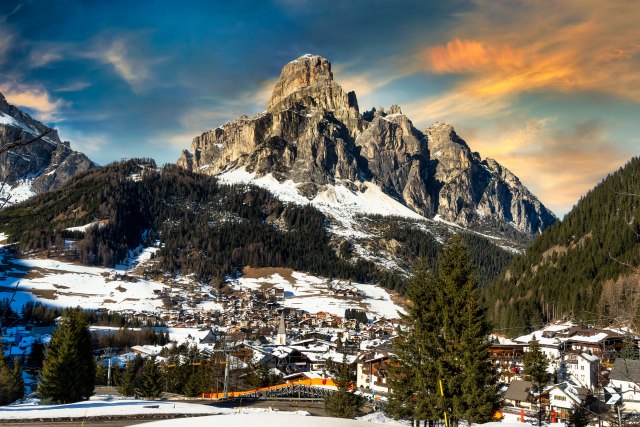 Snežna idila u srcu Dolomita: Svi ljubitelji zime biće očarani italijanskim mestom VIDEO