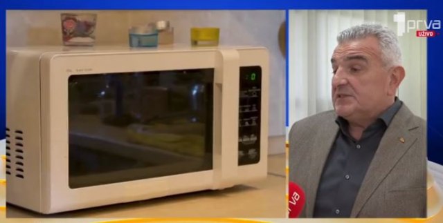 Kako TREBA DA SE PONAŠAMO u kuhinji tokom podgrevanja hrane U MIKROTALASNOJ: Doktor dao detaljna pravila zbog zračenja... (VIDEO)