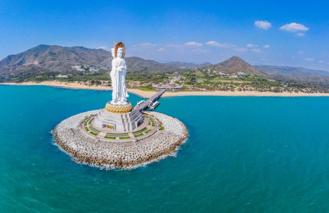 Ovo je jedna od najlepših statua na celom svetu: Sagraðena je da bi "èuvala ceo svet" VIDEO