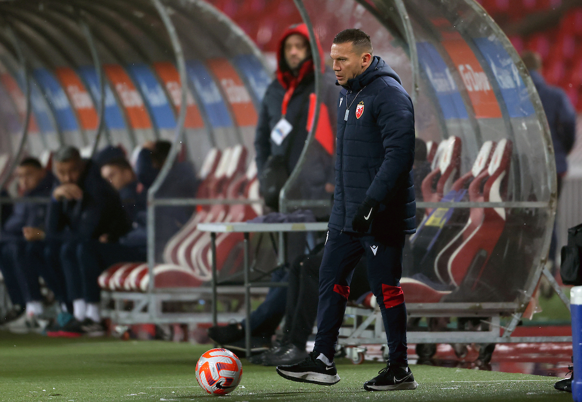 Crvena zvezda pobedila Radnički iz Niša 5:0, uz majstorije Lučića