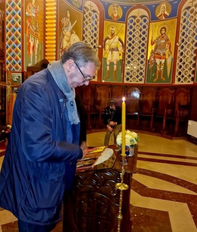 Vučić posetio manastir Đunis: Ponosan sam na našu tradiciju i veru FOTO