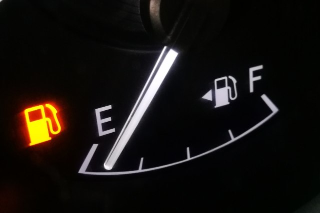 Pet naèina da saèuvate gorivo kad vozite "na rezervi"