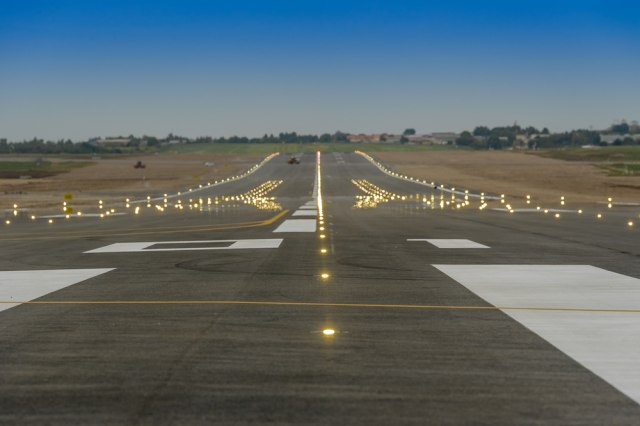 Aerodrom Ponikve se rekonstruiše za prihvat većih aviona