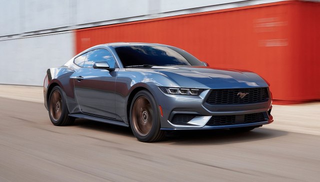 Ford likuje: Mustang je opet na tronu