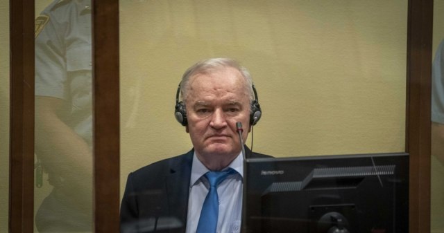 Lekari iz Republike Srpske stigli u Hag, pregledaće Mladića