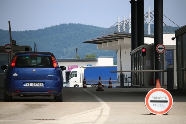 They signed an agreement on the Jarinje check point, and now they blame Vučić? VIDEO