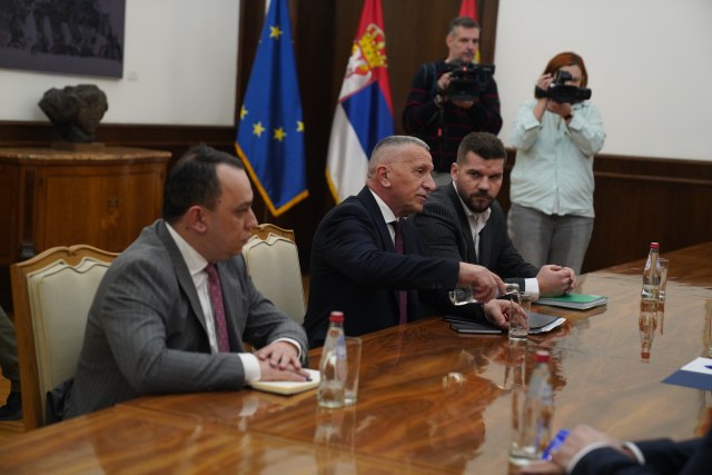 Kamberi: Nije opcija da budemo deo Vlade Srbije
