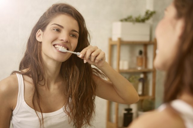 Šta se dešava ako SAMO JEDAN DAN preskočite pranje zuba?