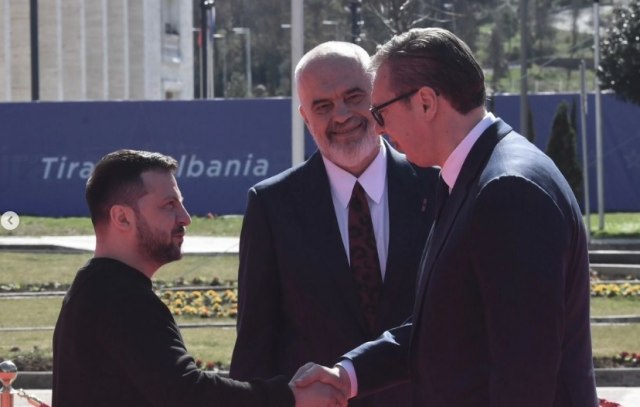 Vučić stigao u Tiranu: 