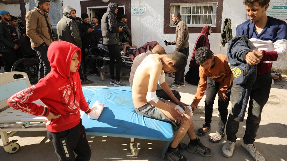 Izrael i Palestinci: Mnoštvo rana od metaka na stradalima u redu za hranu u Gazi, navode UN, SAD šalje pomoć iz vazduha