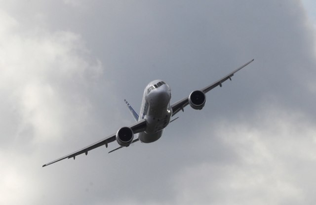 Haos na nebu: Putnički avion se sudario s letelicom za obuku; Ima mrtvih FOTO