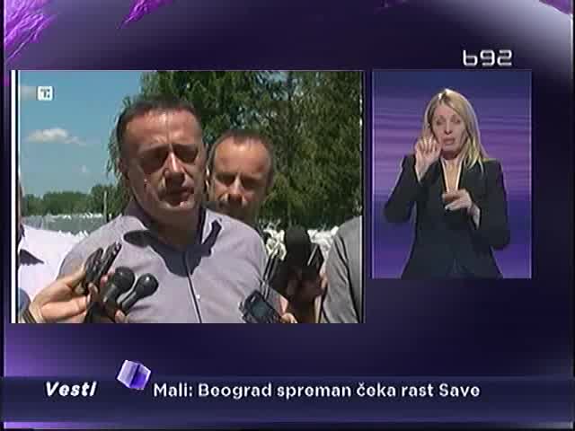 Obrenovac: Evakuacija, Sava probila nasip